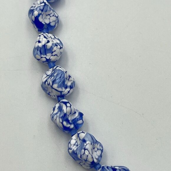 Vintage rare museum, quality, Miriam Haskell, blue and white glassfused Necklace - Picture 6 of 12